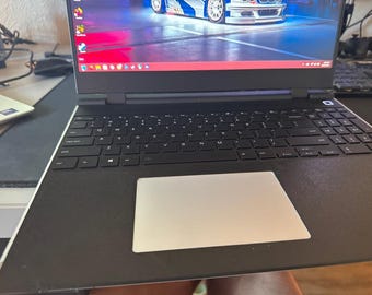 Panel dotykowy One Piece Palmrest firmy Framework 16