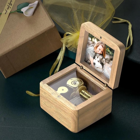 Custom Engraved Wooden Music Box: Personalized Photo & Melody Gift