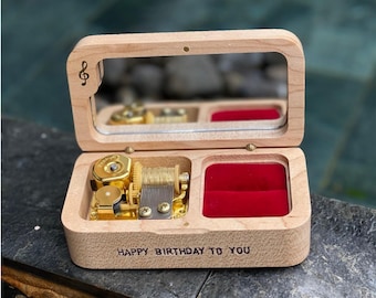 Joyero musical de madera personalizado: regalo con grabado personalizado