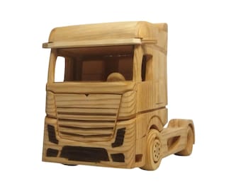 Handmade Wooden Truck Model, Eco-Friendly Toy