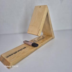 houten boekenstandaard