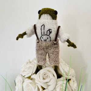 Cute toy frog,Amigurumi Froggie frog,Green frog knitted,Amigurumi frog,Gift for christmas, Handmade Frog