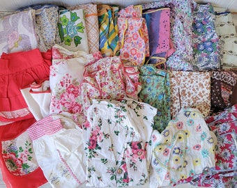 22 Vintage Half & Full Apron Huge Lot Mod Florals Nice