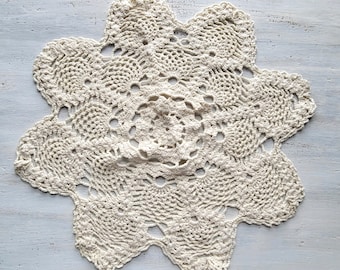 Vintage Ecru Hand Crocheted Doily Pineapple 14" Diam.