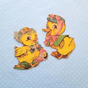 2 mini decoraciones de Pascua de cartón troquelado vintage en forma de pollito y pato