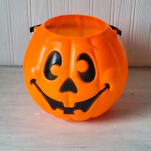 Vintage Halloween Trick-Or-Treat JOL Jack-O-Lantern Pumpkin Candy Bucket