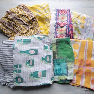 Vintage Cotton 1940&#39;s Fabric Lot Small Cutters Quilting
