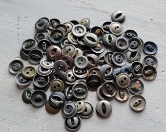 Lot de 92 boutons en métal vintage rouillés minables, certains peints