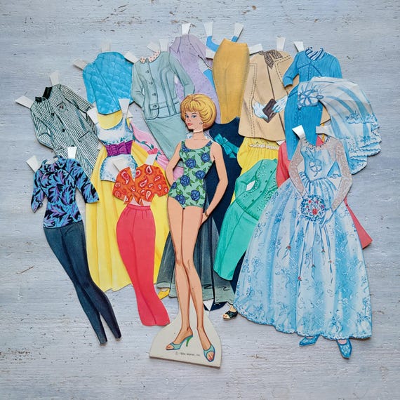 Muñeca Barbie de papel vintage con recortes de burbujas y ropa