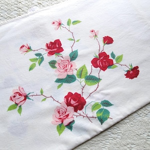 Vintage 1950s Wilendur Cotton Tablecloth - Red & Pink Royal Rose Pattern - Mid-Century Retro Kitchen Linen - As Is / Cutter Fabric