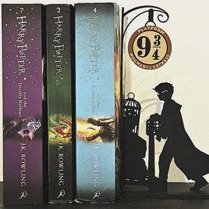 Harry Potter Bookend | Platform 9 3/4  Column | Wizarding Shelf Decor