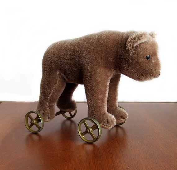 steiff bear on wheels