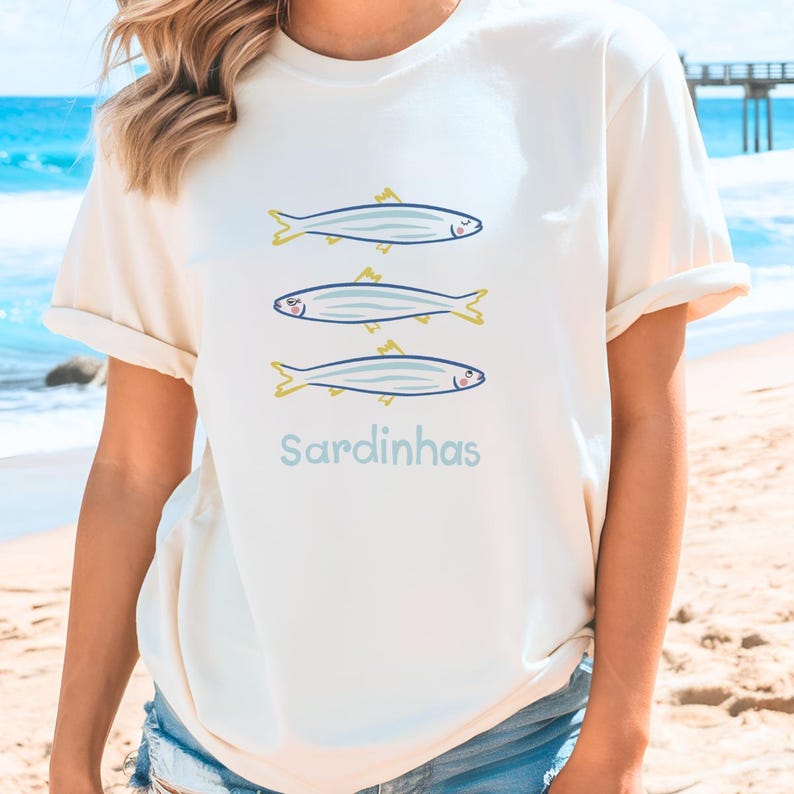 With a fun and ocean aesthetic design, this funny fish tee makes a great girls' weekend tee, vacation outfit, or everyday coastal shirt.