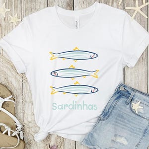 With a fun and ocean aesthetic design, this funny fish tee makes a great girls' weekend tee, vacation outfit, or everyday coastal shirt.