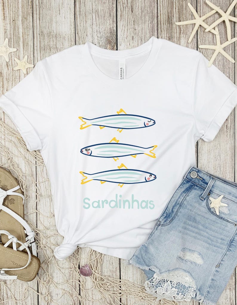 With a fun and ocean aesthetic design, this funny fish tee makes a great girls' weekend tee, vacation outfit, or everyday coastal shirt.