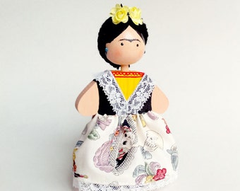 Frida Kahlo wood doll / pegdoll / mexican doll / mexican folk art / mexican art