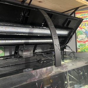 Fluval Flex 32.5 Aquarium Lid Prop (Set of 2) – Hands-Free Maintenance Tool