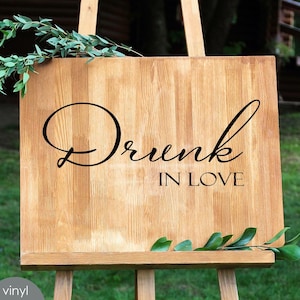 Calcomanía de bar con mensaje "Drunk In Love" / Letrero de bar para bodas / Decoración de compromiso / Decoración de despedida de soltera / Adhesivo de bar para despedida de soltera / Idea para eventos w54