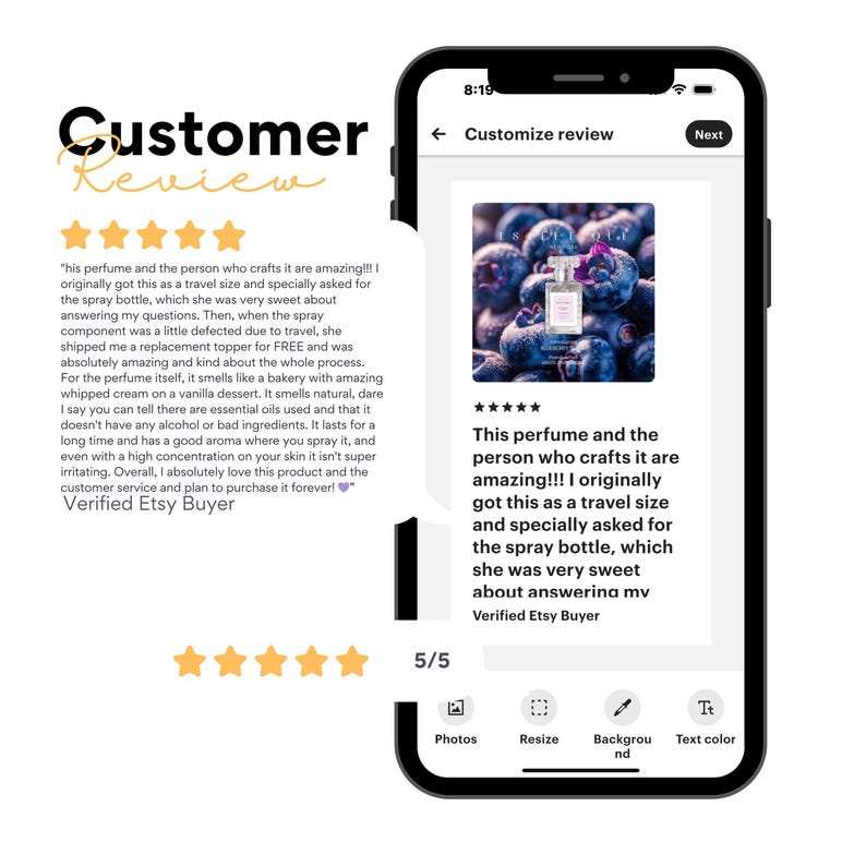 Op de afbeelding: Een smartphone toont een klantbeoordeling voor een parfum. De beoordelingstext prijst het product en de verkoper. De afbeelding in de beoordeling toont een parfumflesje met een bloemenontwerp, tegen een achtergrond van bosbessen.