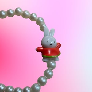Miffy / Nijntje pearl bracelet with vintage charm