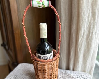 Vintage Weidenkorb mit handbemaltem Keramikgriff