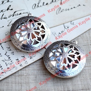 Filigree OX Antique Silver Round Loket Pendent for Scent or Solid Perfume Jewelry Desings - 2pcs
