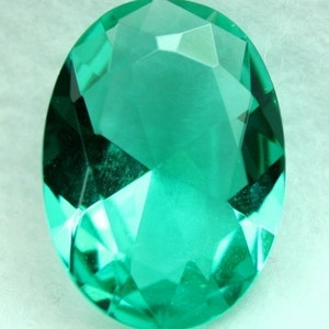 Glass Jewel Large Oval 22x30mm Faceted Diamond Cut Pointed back Unfoiled - BG7 Chrysolite - 1pc