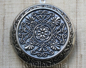 Beautiful Round Locket Hand Touched Antique Silver Two-sided Victorian Baroque Pattern Pendant -LKRS-D29AS  - 1 piece