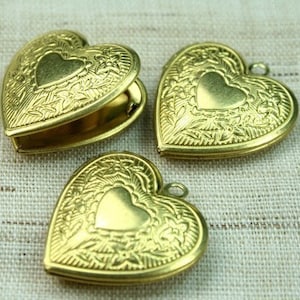 Heart Victorian Style Raw Brass Locket Pendants -LKHS-114RB