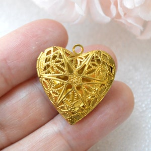 Filigree Heart Locket Charm Pendant Victorian Style Raw Brass Antique Brass   - LKRS-L14AB - 2pcs