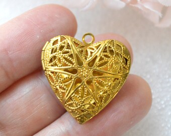 Filigree Heart Locket Charm Pendant Victorian Style Raw Brass Antique Brass   - LKRS-L14AB - 2pcs