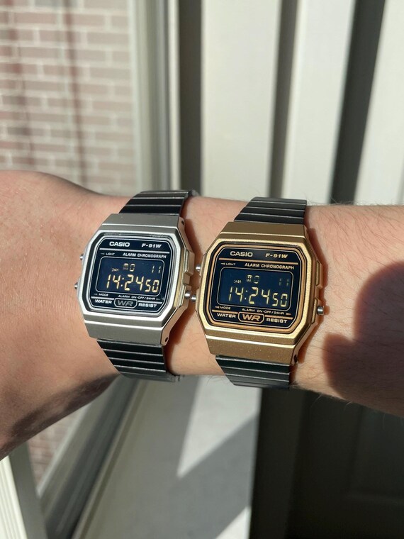 Custom Casio F-91W negative display and metal band mod with custom case