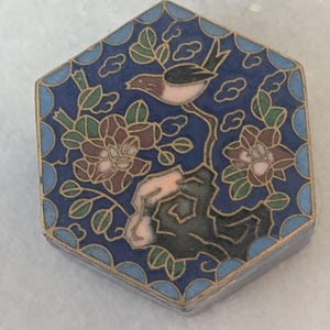 Vintage Cloisonné Messingbox | Pillen- oder Schmuckschachtel | Blumen Emaille Schmuckschatulle | Kleines Chinesisches Kästchen | Handdekoriert