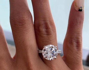 4.30 CT E VVS2 Round Lab Grown Diamond Engagement Ring | IGI Certified Hidden Halo Platinum & Gold