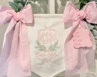 Custom Embroidered Baby Banner, Birth Announcement, Hospital Door Sign with bows, Baby Gift, Bassinet banner with crest