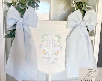 Custom Embroidered Baby Banner, Birth Announcement, Hospital Door Sign with bows, Baby Gift, Bassinet banner with crest, Storks