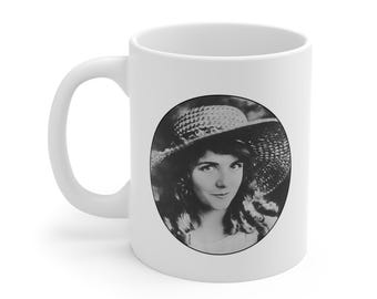 Olive Thomas - Vit Keramisk Mugg, 340 ml