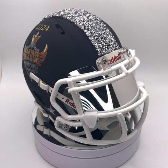 fantasy football helmet trophy TrophySmack League Championship (Helmet Only) : Sports & Outdoors A gleaming masterpiece that will make you feel like a true pigskin deity FANTASY FOOTBALL TROPHIES Fantasy