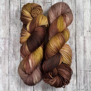 Journal hand dyed yarn/100% extrafine superwash mernio wool/Fingering, sock weight