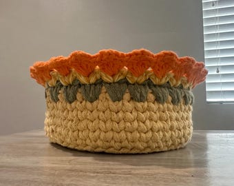 Vintage hand crocheted floral basket 11”x4”