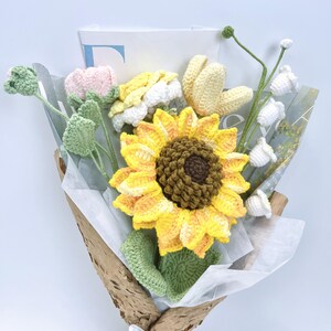 Handmade Crochet Bouquet, Sunflower Bouquet, Bouquet for 2025 Gift for Graduates/Birthday/Anniversary