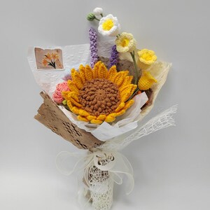 Handmade Crochet Bouquet,Rose bouquet,Sunflower,Daisy,Bouquet for 2025 Gift for Graduates/Birthday/Anniversary