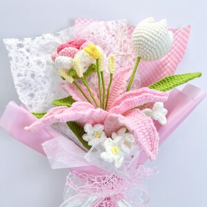 Handmade Crochet Bouquet, Small Bouquet, Bouquet for 2025 Gift for Graduates/Birthday/Anniversary