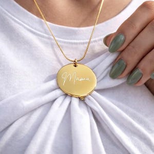 Elegant Breastfeeding Necklace Shirt Clip | Hands Free Nursing Necklace for Moms | Postpartum Essential New Mom Gift | Mama’s Mate™