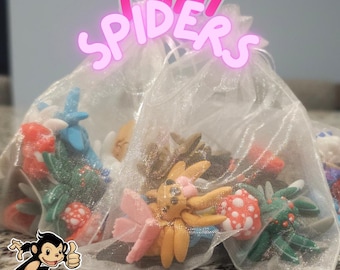 Spiders - 10 Pack of Unique Models – Realistic and Decorative Arachnid Figure