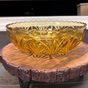 Vintage Amber Serving Bowl, Anchor Hocking, Medallion Star, 8&quot; x 3&quot; deep