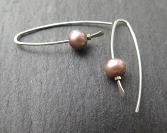 freshwater pearl earrings in sterling silver. simple pearl jewelry. 1 3/8” drop earrings