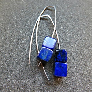 lapis earrings sterling silver. cobalt blue earring. lapis lazuli jewelry. 1 1/2 drop earrings. hypoallergenic jewellery. grey niobium