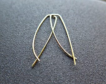 boucles d'oreilles en niobium jaune. bijoux hypoallergéniques. Boucles d'oreilles sans nickel pour oreilles sensibles