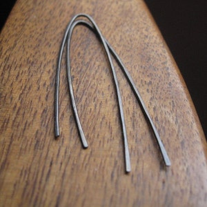 minimalist earrings in grey niobium. hypoallergenic earrings. modern niobium earrings. splurge.